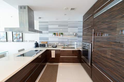 1100 Biscayne Blvd 3302, Miami FL - photo 6 of 31
