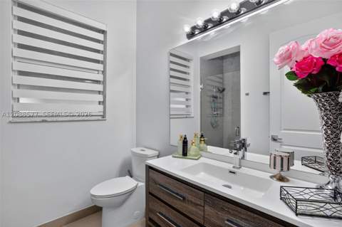 241 NE 33rd Ter, Homestead FL - photo 7 of 43