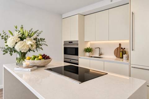 1201 20th St 414, Miami Beach FL - photo 8 of 36