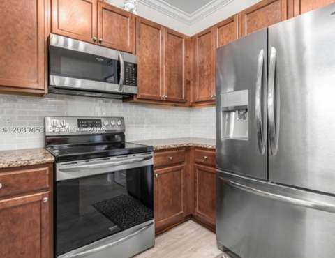 3780 NE 3rd Ct, Homestead FL - photo 7 of 31