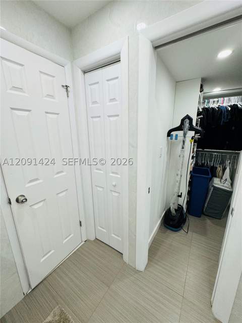 1555 W 44th Pl 214D, Hialeah FL - photo 18 of 34