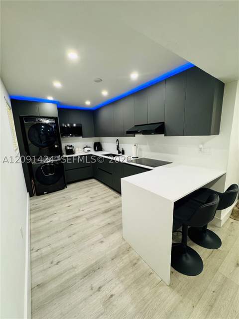 1555 W 44th Pl 214D, Hialeah FL - photo 7 of 34