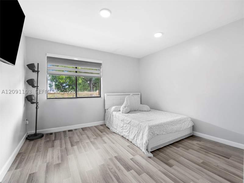 2 bedroom Condominium at 400 NW 214th St 203, Misty Lake Condo, Miami Gardens — photo 4