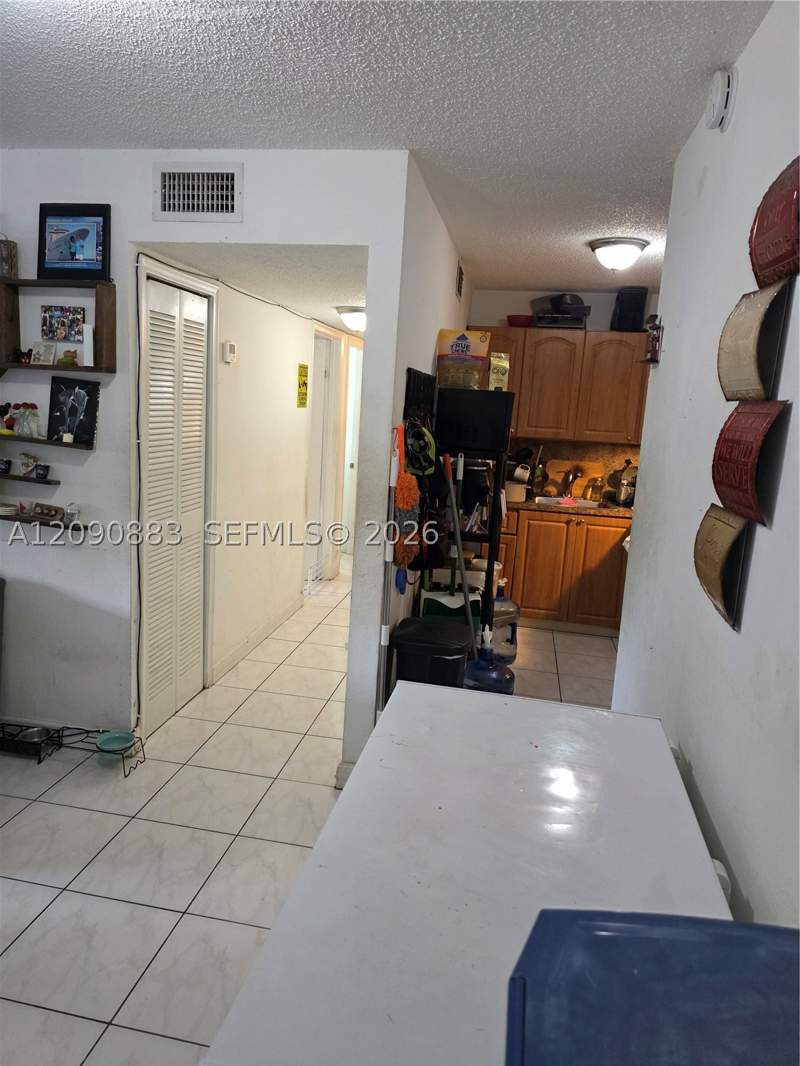 3 bedroom Condominium at 2565 W 56th St 206, Hialeah Condo, Hialeah — photo 3