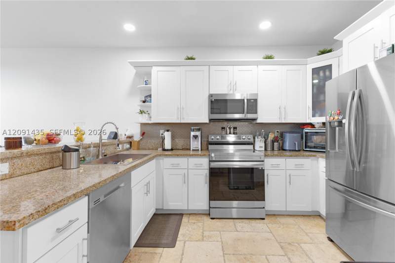 3 bedroom Townhouse at 7475 NW 116th Ave, Reserve At Doral West, Doral — photo 2
