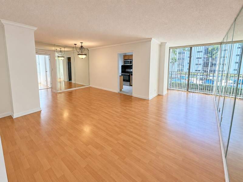 2 bedroom Condominium at 17021 N Bay Road Unit 229, Plaza Of Americas Condo Pa, Sunny Isles Beach — photo 2