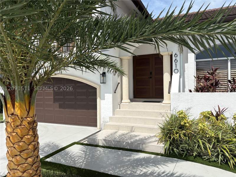 6 bedroom SingleFamilyResidence at 6610 SW 104th Ct, Pueblo Del Sol Sec 6, Miami — photo 4