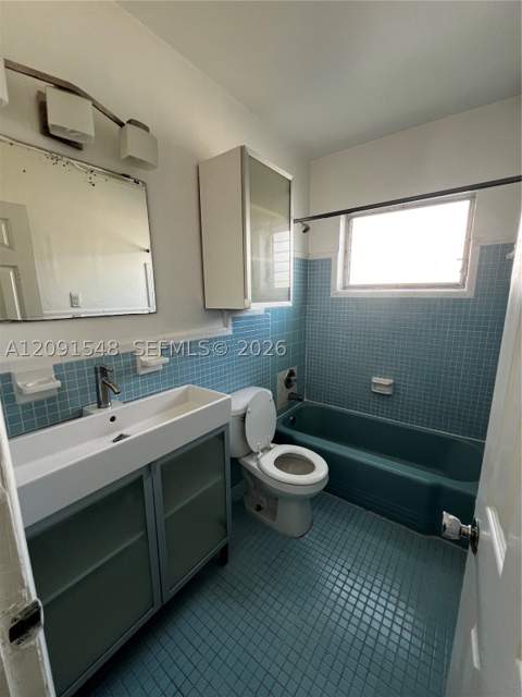 2072 NE 169th St 8, North Miami Beach FL - photo 10 of 15