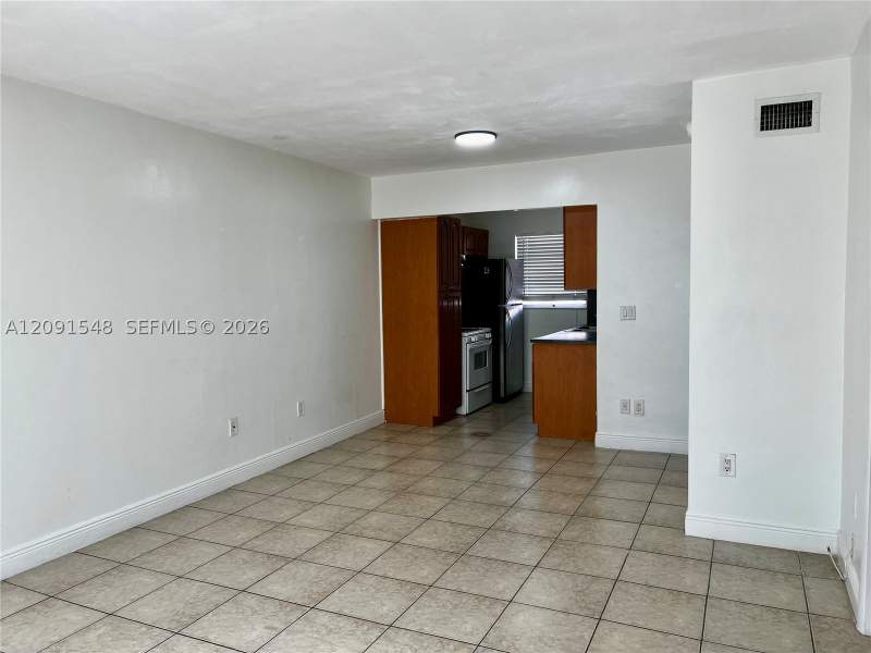 2 bedroom Condominium at 2072 NE 169th St 8, 2072 NE 169 St Corp Condo, North Miami Beach — photo 4