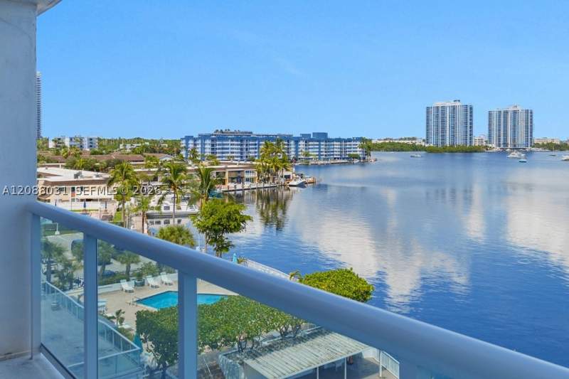 1 bedroom Condominium at 2841 NE 163rd St 607, Stratford House Condo, North Miami Beach — photo 3