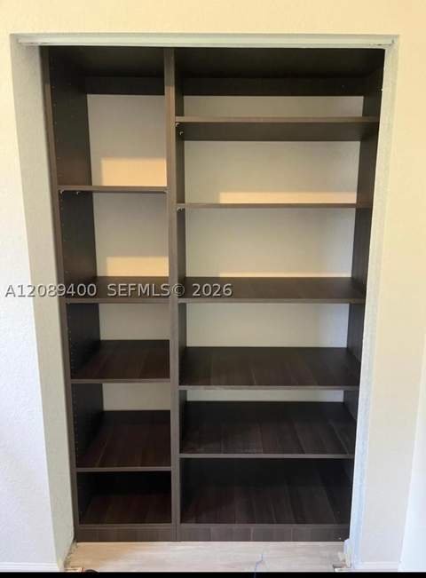 560 NE 206th Ln, Miami FL - photo 12 of 21