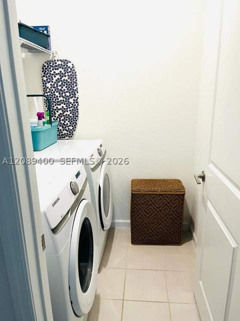 560 NE 206th Ln, Miami FL - photo 18 of 21