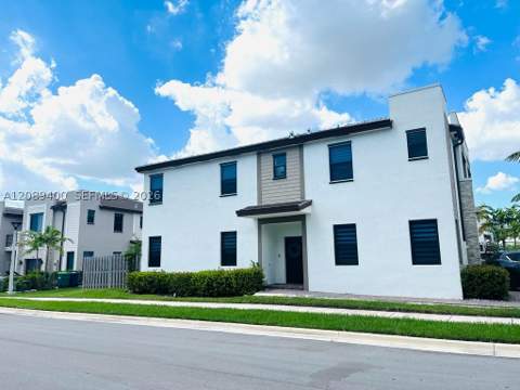 560 NE 206th Ln, Miami FL - photo 19 of 21