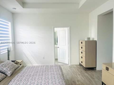 560 NE 206th Ln, Miami FL - photo 7 of 21