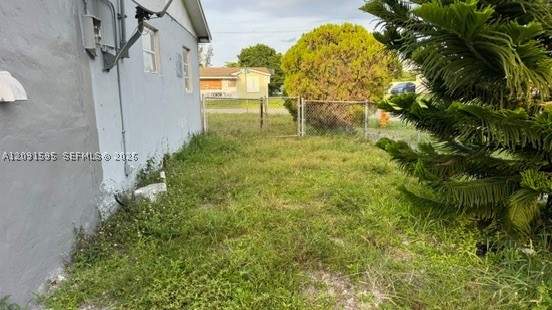 3 bedroom SingleFamilyResidence at 20500 NW 28th Ave, Lakewood Ests, Miami Gardens — photo 4