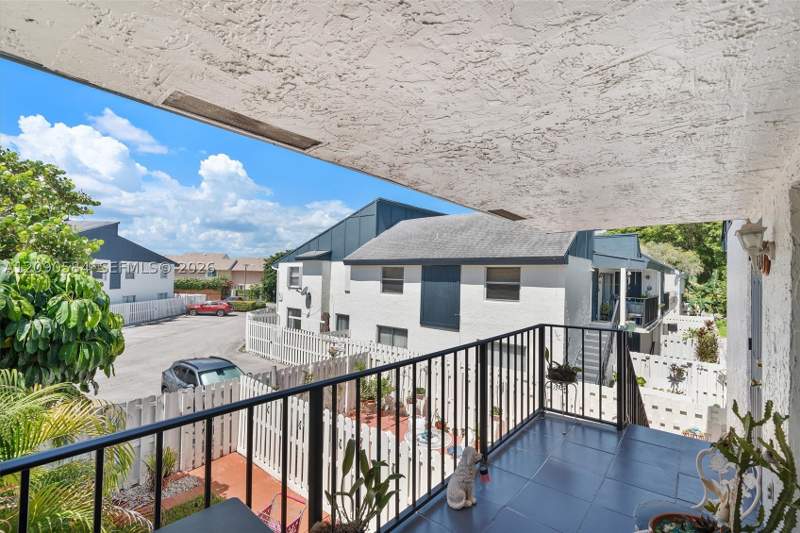 2 bedroom Condominium at 15420 SW 85th Ln 162, Olympian Gdn Condo, Miami — photo 2