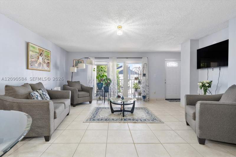2 bedroom Condominium at 15420 SW 85th Ln 162, Olympian Gdn Condo, Miami — photo 3