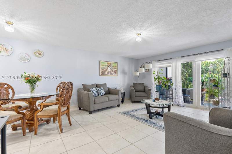 2 bedroom Condominium at 15420 SW 85th Ln 162, Olympian Gdn Condo, Miami — photo 5