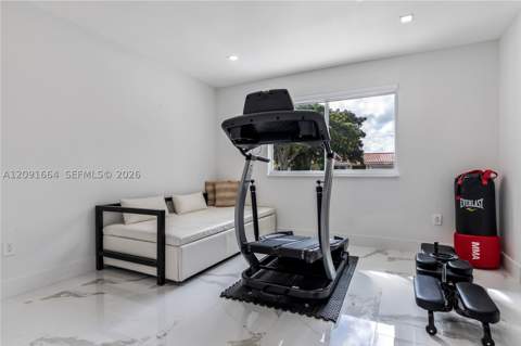 20501 NE 22nd Pl, Miami FL - photo 14 of 39