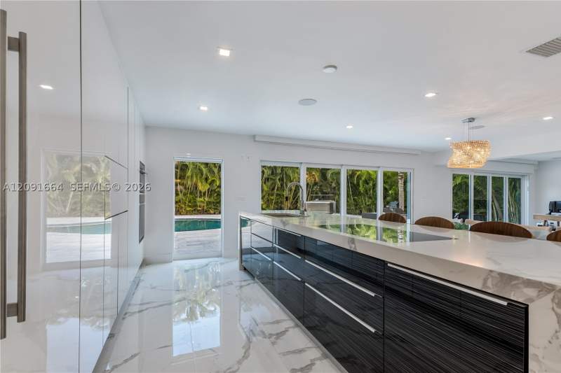 4 bedroom SingleFamilyResidence at 20501 NE 22nd Pl, Highland Oak Gardens Sec, Miami — photo 5