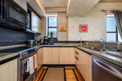 1330 Ocean Dr R5F, Miami Beach FL - photo 8 of 22
