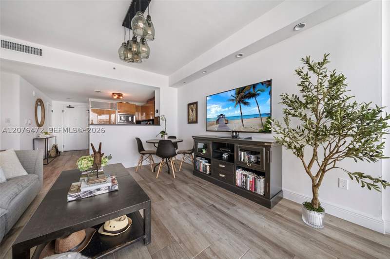 1 bedroom Condominium at 6799 Collins Ave 701, South Carillon Beach Cond, Miami Beach — photo 4