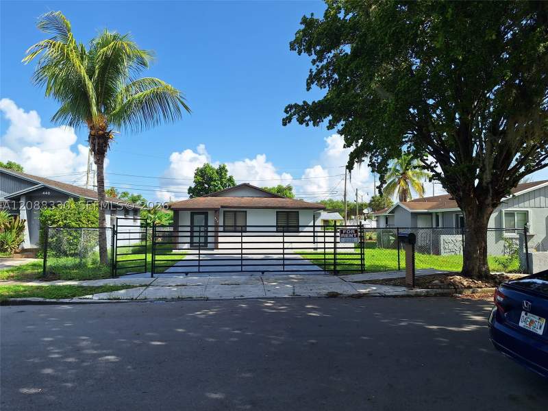 3 bedroom SingleFamilyResidence at 432 NW 15th St, Washington Park, Florida City — photo 4