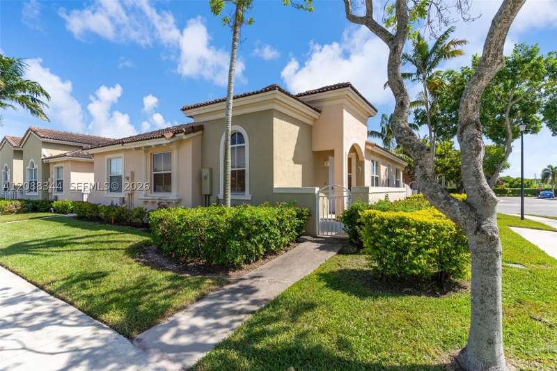 3 bedroom Townhouse at 11064 SW 237th Ln, Spicewood Sub, Homestead — photo 2