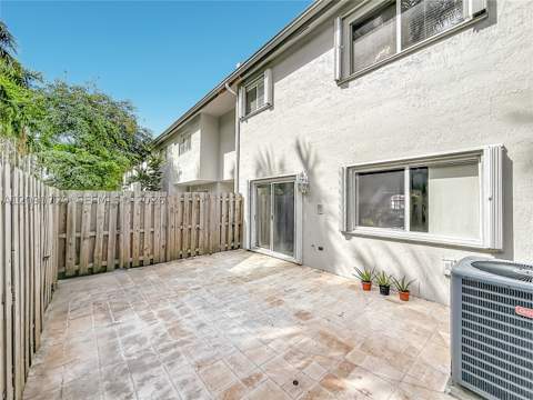 5073 NW 114th Ct, Doral FL - photo 14 of 20