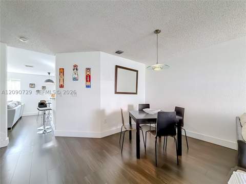5073 NW 114th Ct, Doral FL - photo 6 of 20
