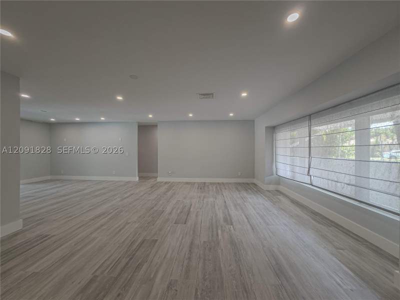 5 bedroom SingleFamilyResidence at 20405 NE 22nd Pl, Highland Oak Gardens Sec, Miami — photo 5