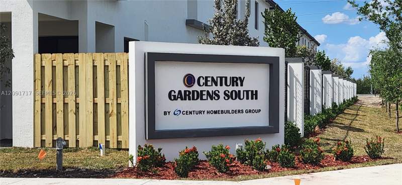 4 bedroom Townhouse at 15720 SW 136th Way, Century Garden South, Miami — photo 2
