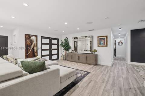 9320 SW 165th St, Palmetto Bay FL - photo 10 of 45