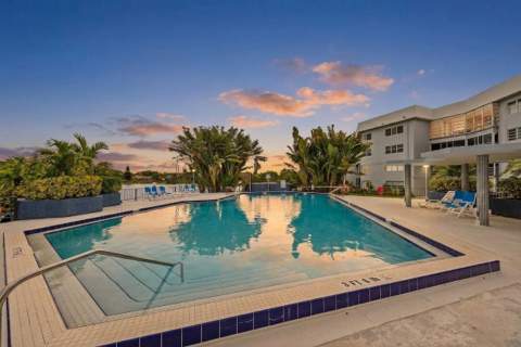 877 NE 195th Street 422, Miami FL - photo 16 of 19