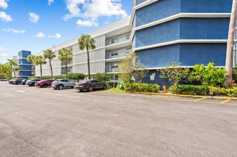 877 NE 195th Street 422, Miami FL - photo 18 of 19