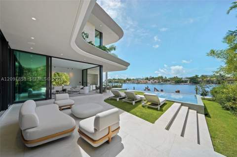 80 S Hibiscus Dr, Miami Beach FL - photo 15 of 68