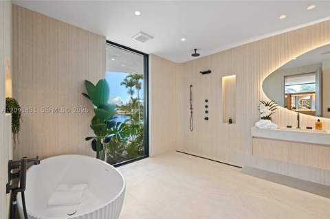 80 S Hibiscus Dr, Miami Beach FL - photo 21 of 68