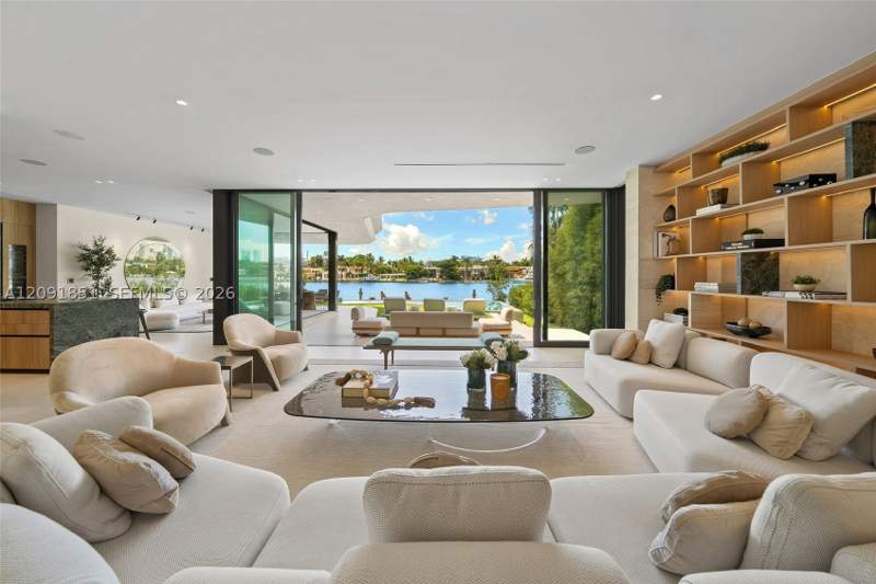 6 bedroom SingleFamilyResidence at 80 S Hibiscus Dr, Hibiscus Island, Miami Beach — photo 4