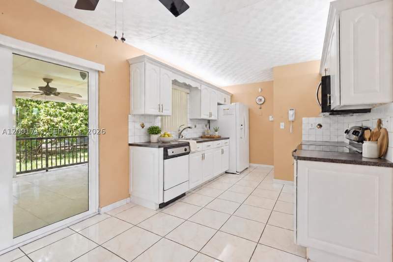 3 bedroom SingleFamilyResidence at 7200 SW 132nd Ave, Winston Park Unit 6, Miami — photo 5