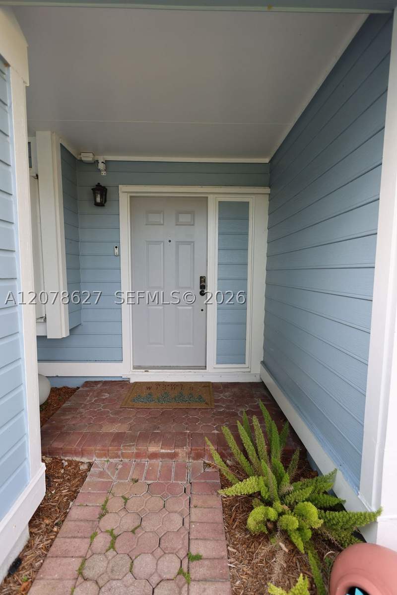 4 bedroom SingleFamilyResidence at 14871 SW 156th St, Kings Grant East, Miami — photo 2