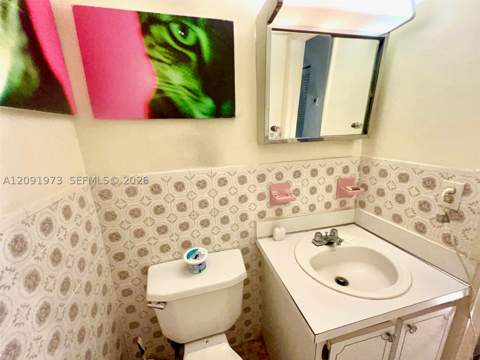 1658 Bay Rd 203, Miami Beach FL - photo 11 of 35