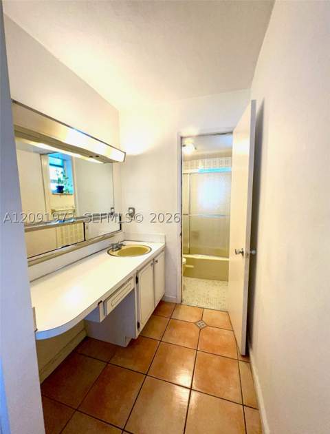 1658 Bay Rd 203, Miami Beach FL - photo 18 of 35