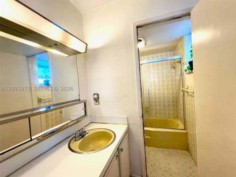 1658 Bay Rd 203, Miami Beach FL - photo 20 of 35