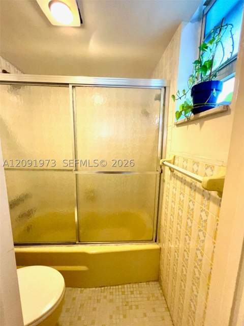 1658 Bay Rd 203, Miami Beach FL - photo 22 of 35