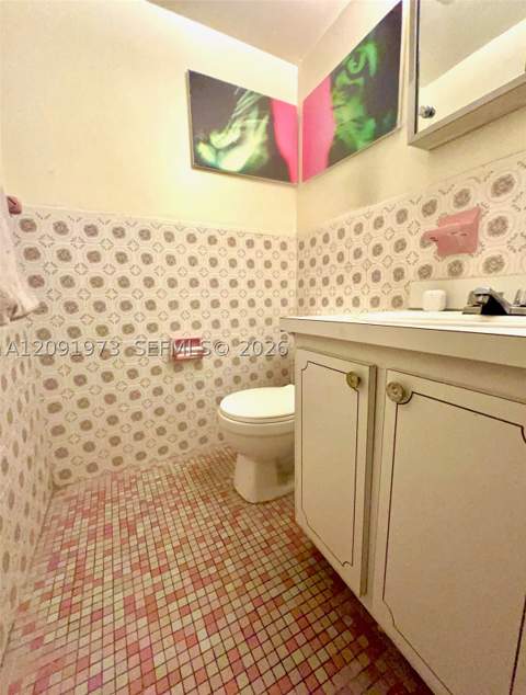 1658 Bay Rd 203, Miami Beach FL - photo 9 of 35
