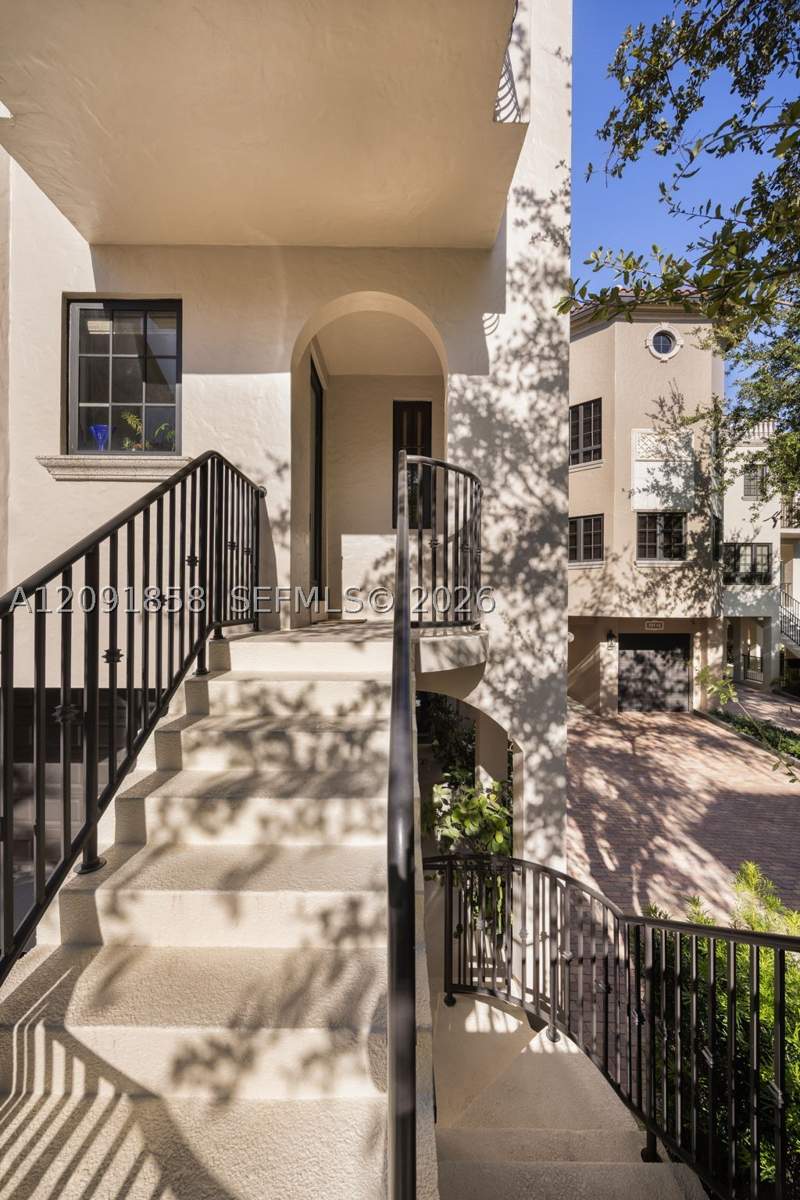 4 bedroom Townhouse at 3471 Main Hwy 1204, Cloisters On The Bay Cond, Coconut Grove — photo 4