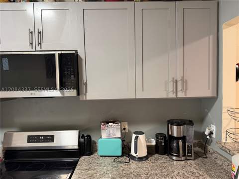 5 SW 15th Ave, Homestead FL - photo 9 of 11