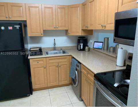 5221 Geneva Way 304, Doral FL - photo 13 of 15
