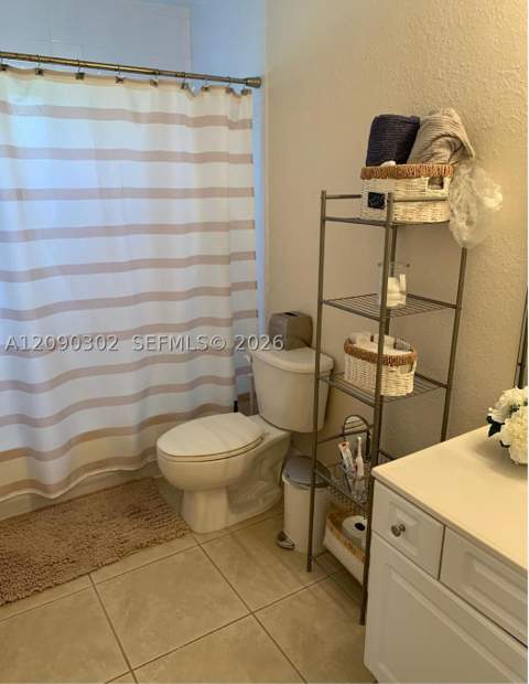 5221 Geneva Way 304, Doral FL - photo 6 of 15