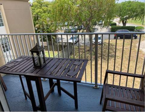 5221 Geneva Way 304, Doral FL - photo 9 of 15